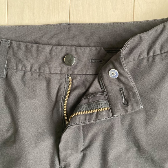 Black Lululemon ABC Commission Pant Relaxed 36/32 - Picture 7 of 14